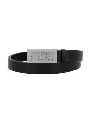메종마르지엘라 SA6TP0010 P7258 T8013 MM6 넘버링 로고 메탈 플라크 벨트