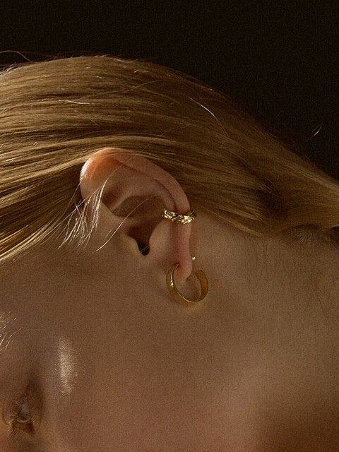 Erratic melt earcuff SS17