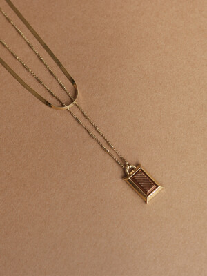 Pattern square gold necklace (Brown)