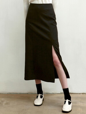 H-LINE SLIT SKIRT_BLACK