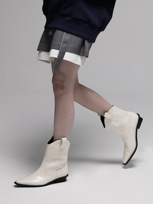 Freya Ankle Boots Ivory