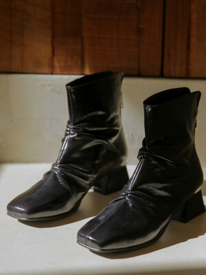Glossy boots / 글로시 부츠 (black)