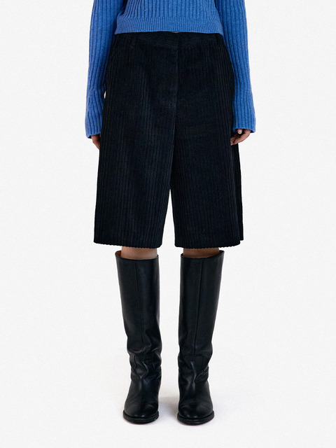 팬츠 - 웨어리즈 (WEARIS) - Corduroy Bermuda Pants_Black