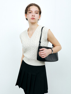 Classic Cable Knit Vest Oatmeal