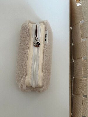 Clam round pencilcase _ Fur Milk tea