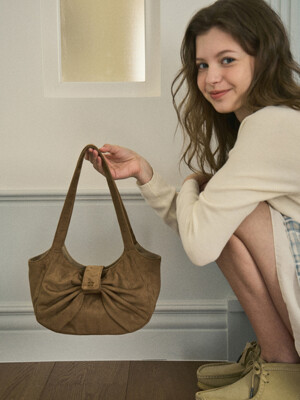 Suede ribbon loopie bag_Beige(OC25-ACC01)