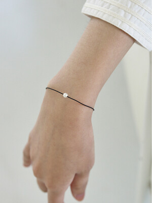 [단독][MJxME] Pearl String Bracelet