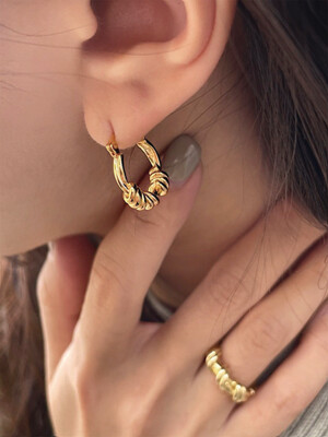 Twist knot earring