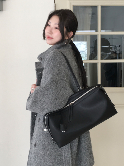 오스트카카 [곰송이 PICK] 아르카 숄더 블랙