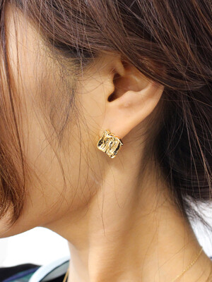 Caillou earring