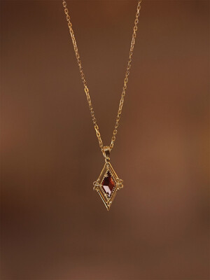 Amelie necklace 02