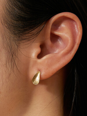 Petals earring (gold)