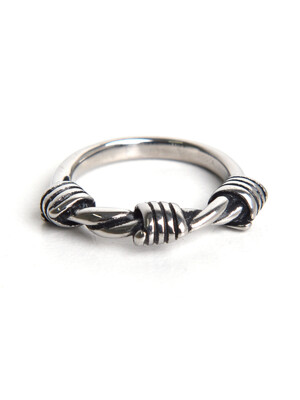 BAT405 [surgical steel]Wild Twisted & Knot Ring