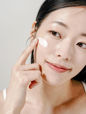 블로썸 톤업 선스크린 30ml SPF50+ PA++++
