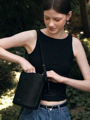 Veneta Weaving Bucket Bag Black