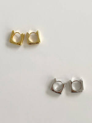 Bold Square Ring Earring
