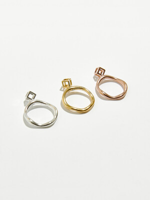 Frame Cube Wavy Ring