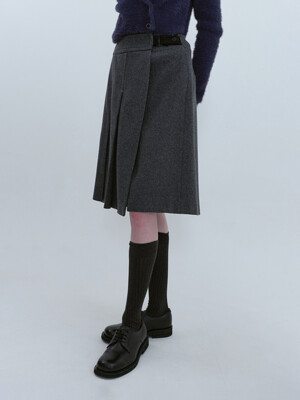 Pleated Wrap Shorts_CHARCOAL