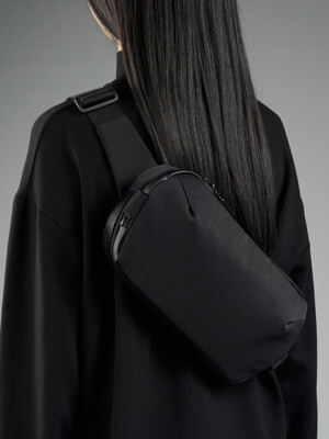 Bott W17 Sling Cross Body Bag Black