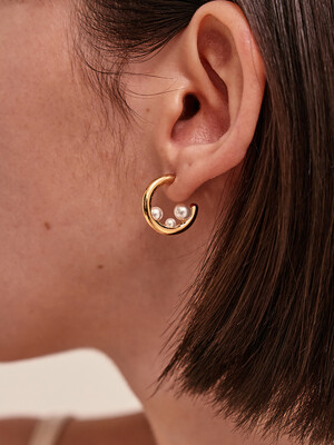 Lecole Pearls Hollow Earrings
