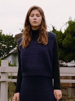 Square wale knit vest - navy