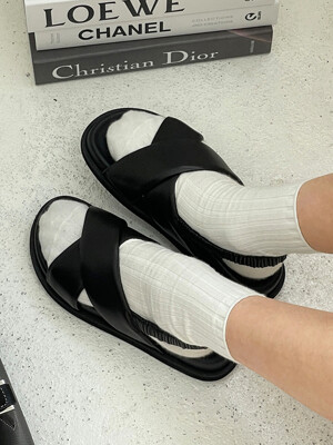 IS_221340 Padded Cross Sandals (3COLORS)