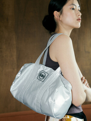 CP1. CYLINDER DUFFEL BAG SILVER