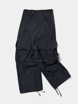 Multi-pocket pig-dyed washing cargo wide string pants [black]