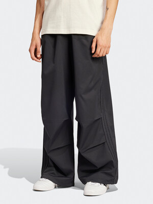 [IY2075] PARACHUTE PANT