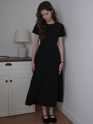 Dart Back Ribbon Dress [Black]