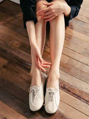 MARGARET Oxford Shoes - Ivory