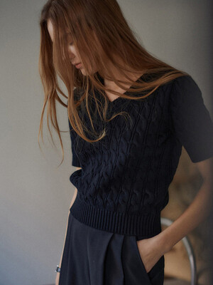 Short Sleeved Cable Knit_Black