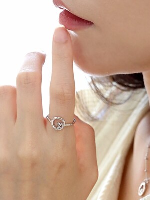 Amelie heart ring