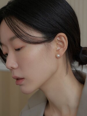 Basic Pearl Earring (8mm)