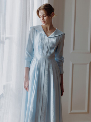 LOLA Sailor collar pin tucked long dress (Light blue/Light butter)