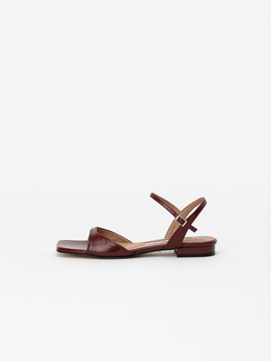 Parsel Flat Sandals in Wrinkled Wine