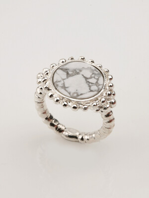 THE RAW RING 12-HOWLITE