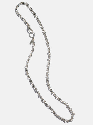pouf chain necklace