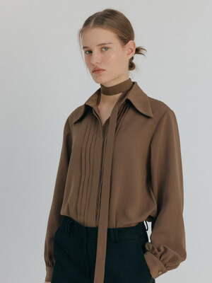 PIN TUCK PUSSYBOW BLOUSE - BROWN