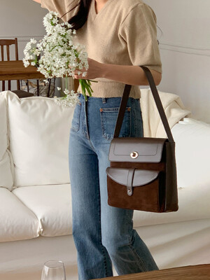 [단독]EMILY SHOULDER BAG (suede choco)