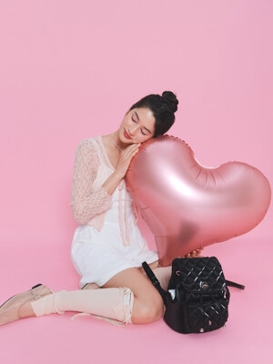 투포식스 Quilted chain backpack BK