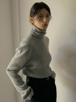 DRO TURTLE NECK KNIT LIGHT GREY