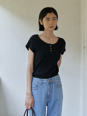Lis Button Top in Black