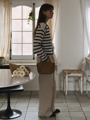 one tuck out pocket pants_beige