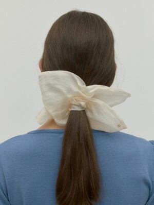 oganza square scrunchie - ivory