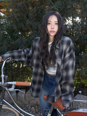 [단독]25SS black ombre check loose fit shirt