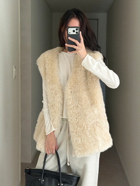 망고매니플리즈 [단독]HARNEY FUR VEST_CREAM