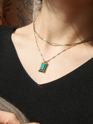 Pattern square gold necklace (Green)