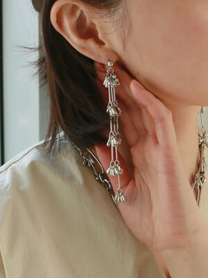 flower chain long earring-silver