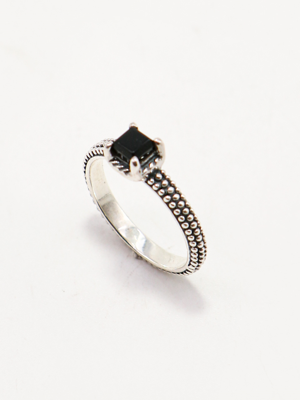 Four Prong Spinel Stone Silver Ring Ir210 [Silver]